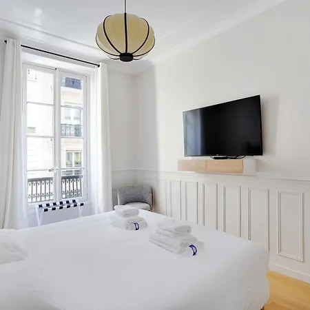 Apartment Moderne Champs-elysees - Saint Honore *