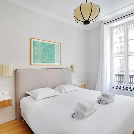 Moderne Champs-elysees - Saint Honore Apartment Paris