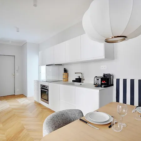 Moderne Champs-elysees - Saint Honore Paris