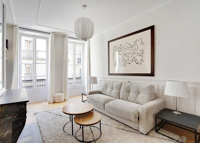 Moderne Champs-elysees - Saint Honore Paris